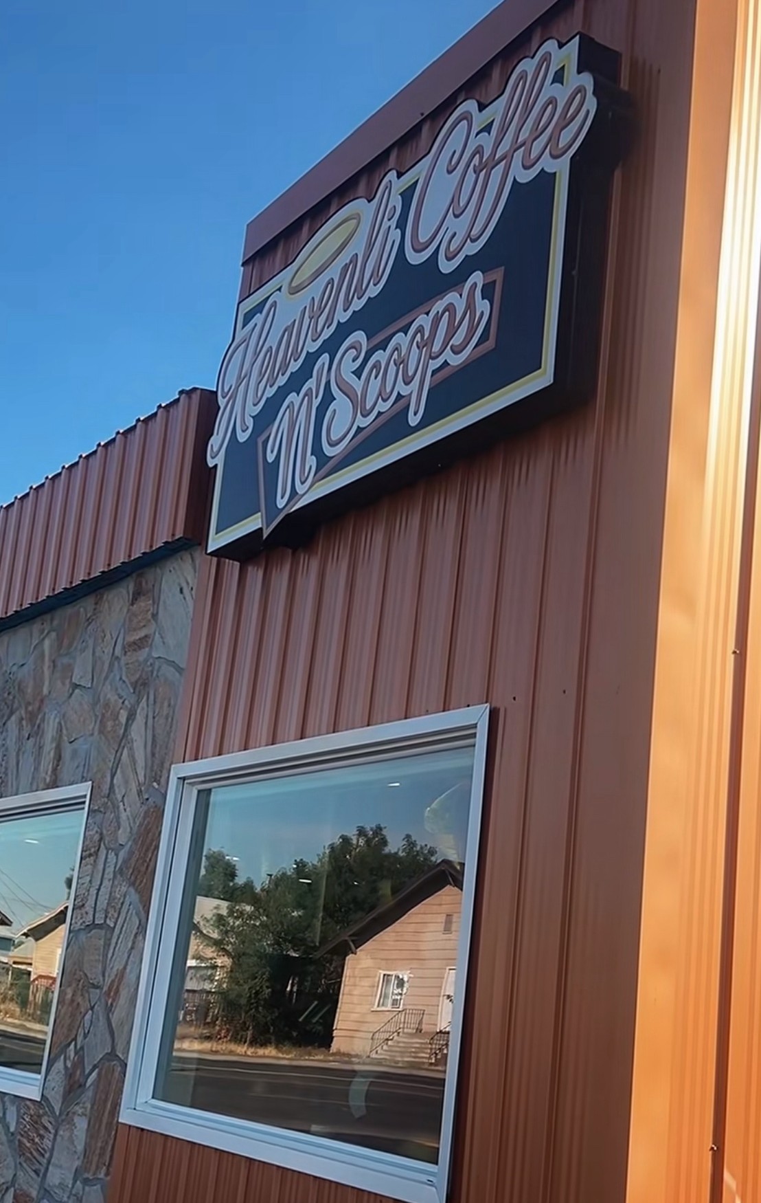 Heavenli Coffee n’ Scoops storefront in Pasco